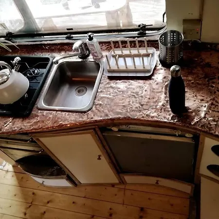 Truck & Pod Creative Nature Retreat. Appartement *