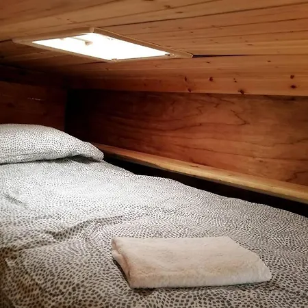 Truck & Pod Creative Nature Retreat. Appartement